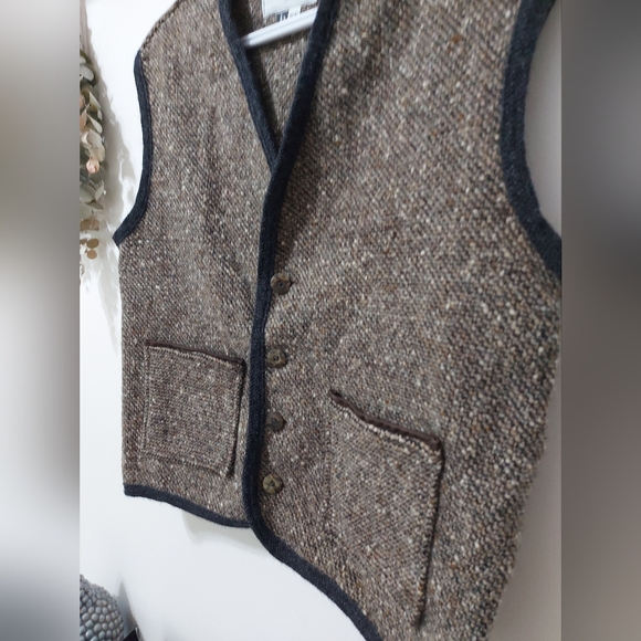 Marc Andrew sleeveless jacket - Picture 2 of 14